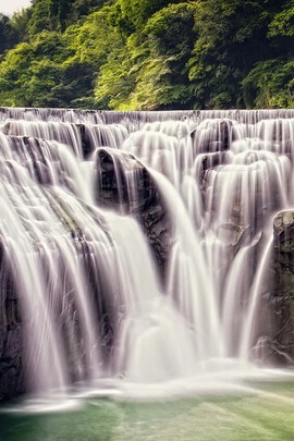Berg Wasserfall 02 IPhone 6 Wallpaper