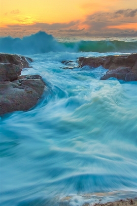 Turquoise Water Waves