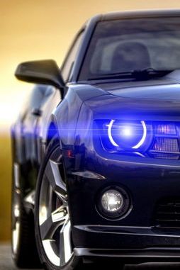 Chevrolet Camaro xanh đèn pha