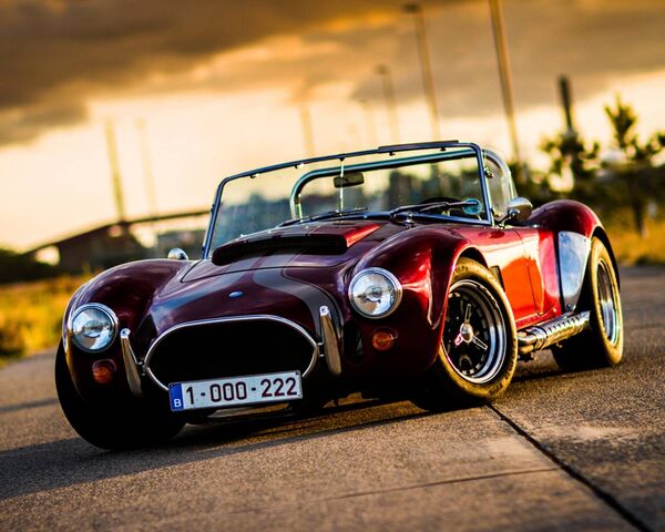 Cobra: Biểu tượng của tốc độ và phong cách 🐍🚗