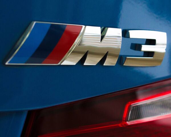 Bmw M3 Emblem Wallpaper - Download to your mobile from PHONEKY