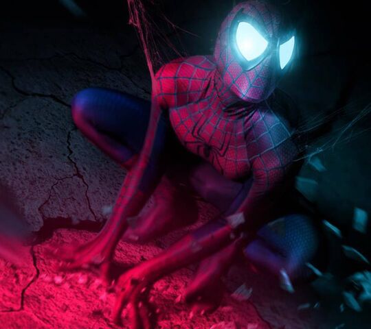 Spiderman Crouch Wallpaper - Download to your mobile from PHONEKY