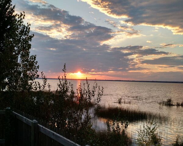 Sunset At Lake Huron Wallpaper - Download to your mobile from PHONEKY