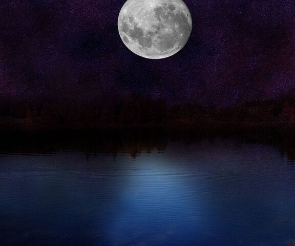 Moon Over Lake Wallpaper - Download to your mobile from PHONEKY