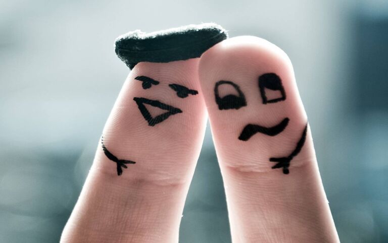 Funny Finger Faces Wallpaper - Download to your mobile from PHONEKY