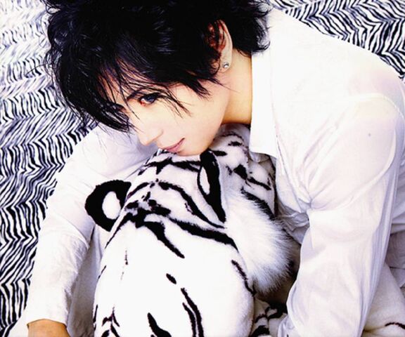 Gackt Wallpaper Download To Your Mobile From Phoneky