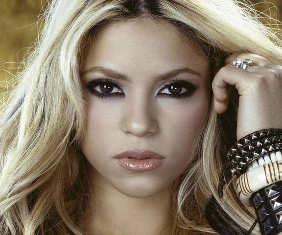 Shakira Wallpaper - Download to your mobile from PHONEKY
