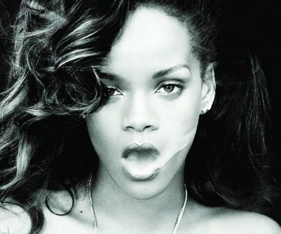 Rihanna Wallpaper - Download to your mobile from PHONEKY