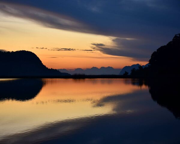 Coucher de soleil et montagne Fond d'écran - Télécharger sur votre ...