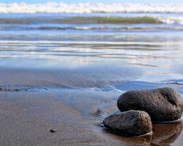 Serenity by the Shore: The Beauty of Rocks Wallpaper - Download to your ...