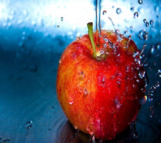 Refreshing Splash: The Juicy Apple 🍏💦 Wallpaper - Download to your ...