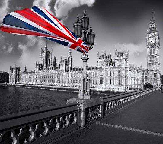 London's Iconic Charm 🇬🇧 Wallpaper - Download to your mobile from PHONEKY