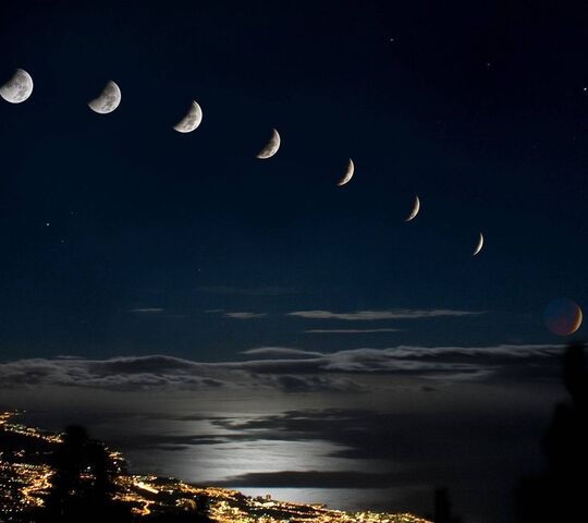 Moon Wallpaper - Download to your mobile from PHONEKY
