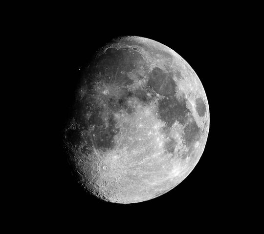 Mặt trăng Ảnh nền: Những hình ảnh đẹp mê hồn về mặt trăng sẽ giúp bạn tìm được sự bình an và yên tĩnh trong không gian làm việc hay giải trí. Tải ngay những hình nền ấn tượng về mặt trăng và thưởng thức không gian sống tuyệt đẹp.