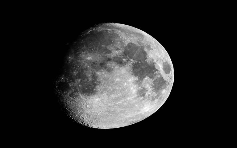 Lunar Majesty: A Glimpse of the Moon 🌕 Wallpaper - Download to your ...