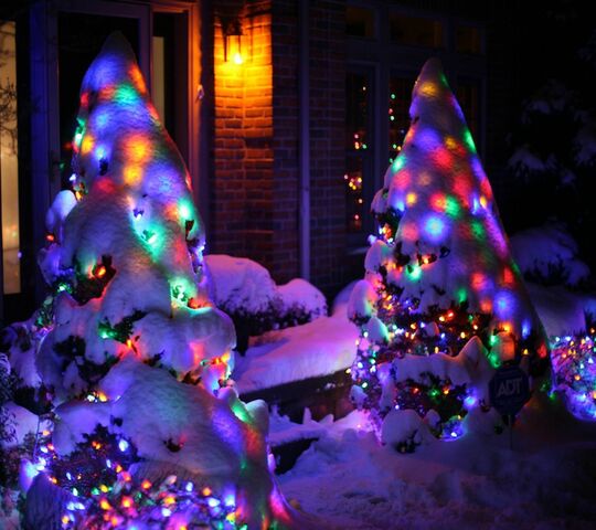 Xmas Snow Lights Wallpaper - Download to your mobile from PHONEKY