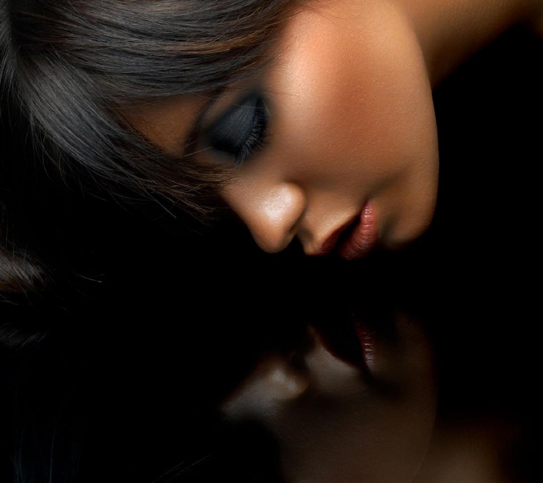 Woman Reflection Wallpaper - Download to your mobile from PHONEKY
