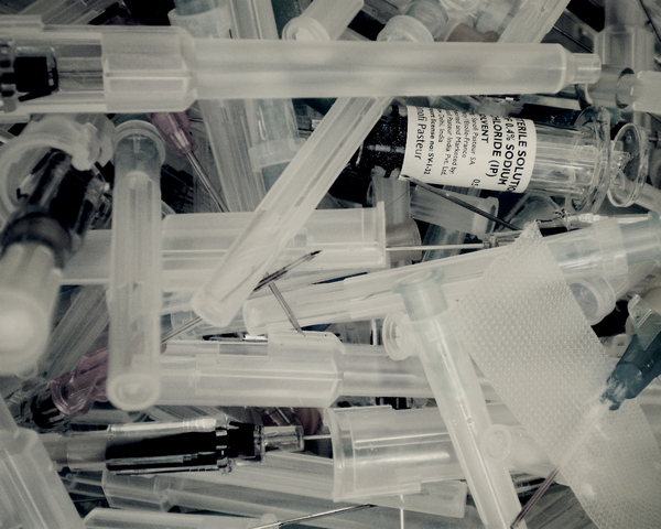 Syringes And Needles Wallpaper - Download to your mobile from PHONEKY