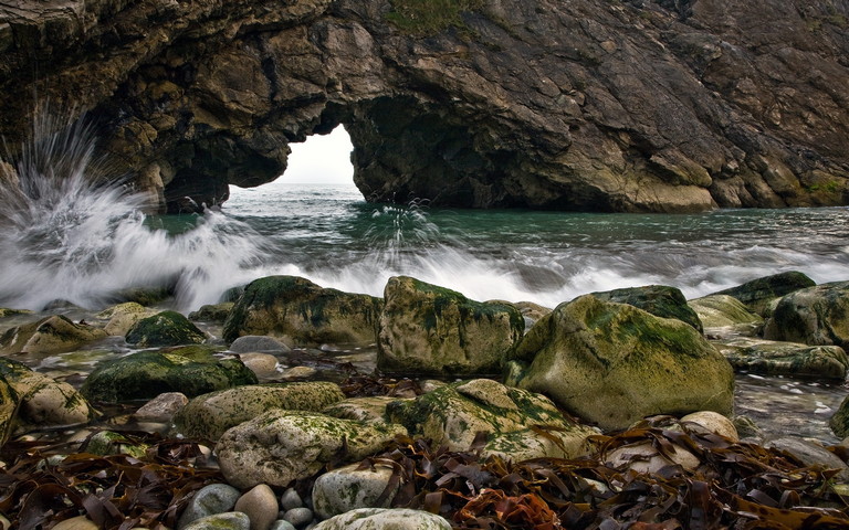 Strong Beach Wallpaper - Download to your mobile from PHONEKY