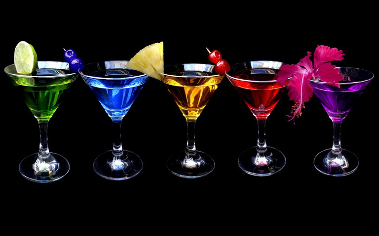 Glasses Of Drink Wallpaper - Download to your mobile from PHONEKY