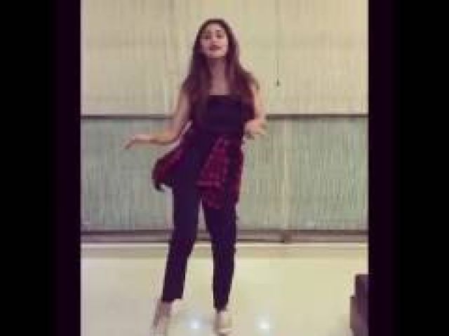 Krystle D'souza Accepted Beat Pe Booty Challenge By Showing Her Dance
