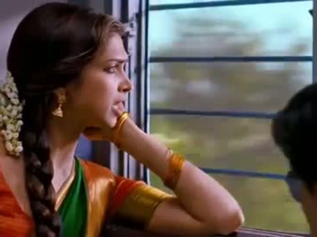 Shahrukh Khan - Chennai Express - Train Song Sequence