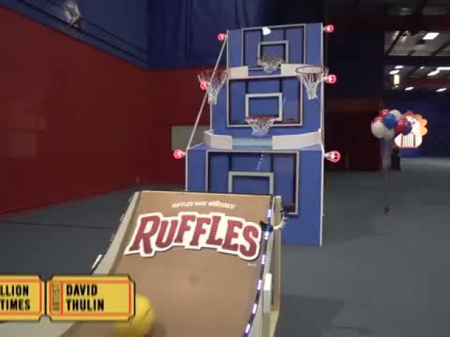 Giant Basketball Arcade Battle - Dude Perfect