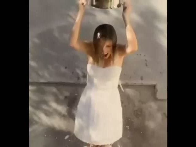 Anna Kendrick Ice Bucket Challenge ALS