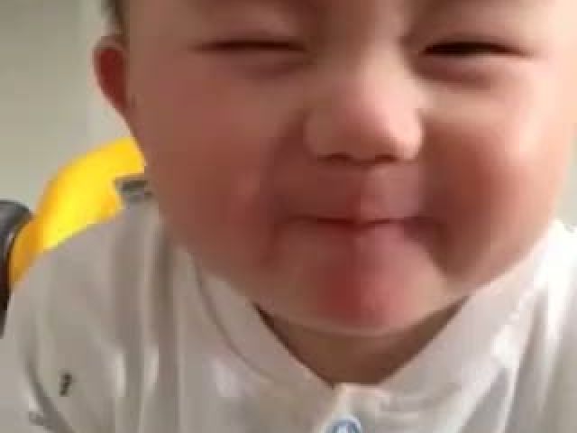 Funny reaction baby with first taste... - Funny Clips 4 Khmer Facebook Video  - PHONEKY