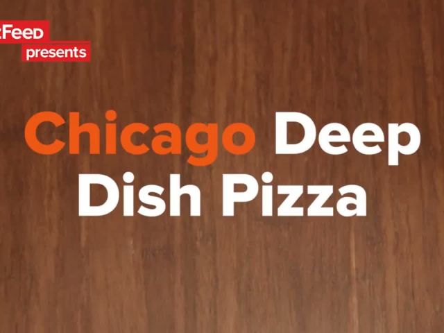 People Try Chicago Deep Dish Pizza For The First Time