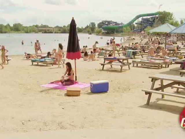 Hot Bikini Girl Disappears Under Umbrella