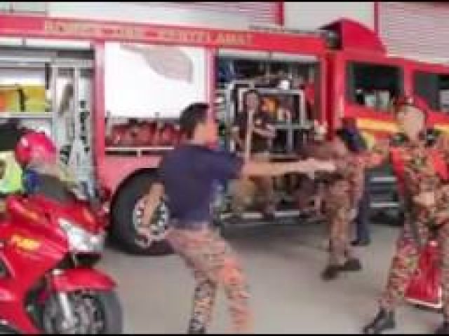 Malaysia Fire Service Running Man Challenge