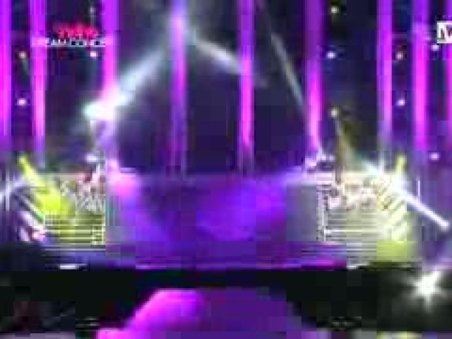 SNSD - Genie 2011 tour remix & Hoot @ Hallyu Dream Concert Oct 6