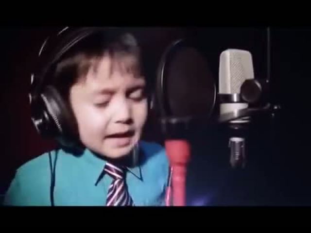 Amazing 4 Years Old Sing Whitney Houston