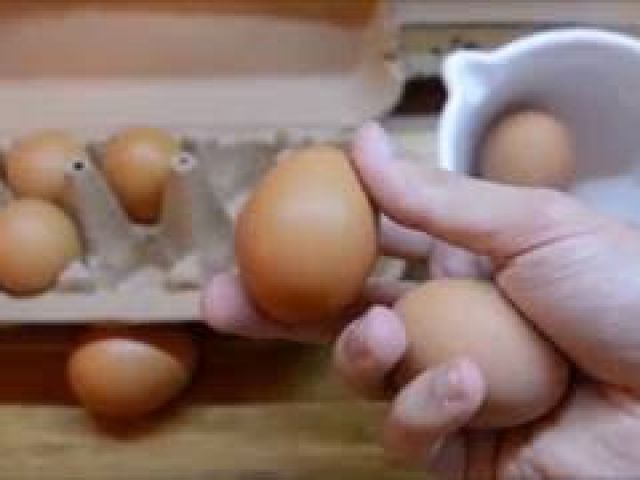 8 Amazing Egg Tricks