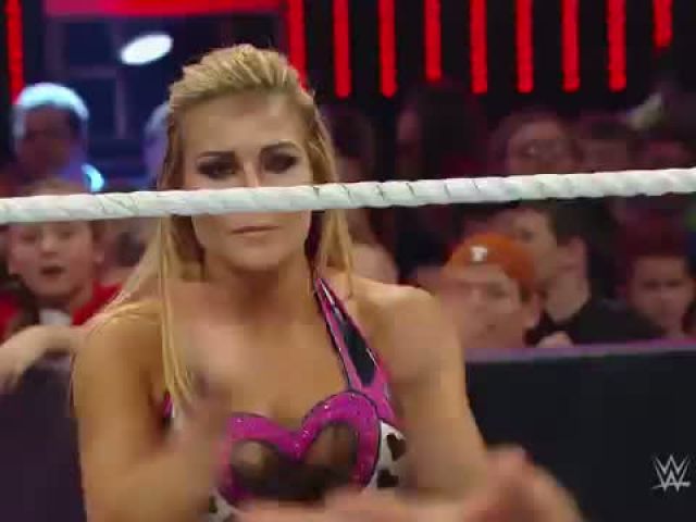 Rosa Mendes vs. Layla- Raw