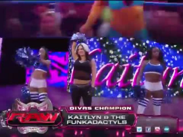 WWE Raw 2013-05-06- Six-Diva Tag Team Match.