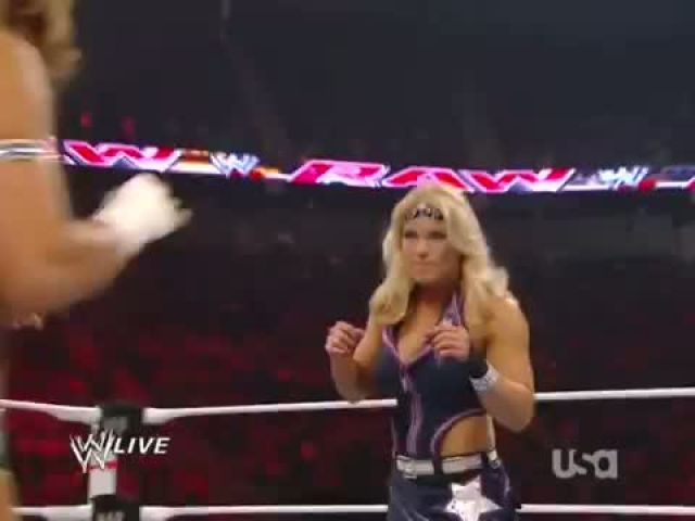 Eve Torres and Kelly Kelly vs. Divas Of Doom (Beth Phoenix & Natalya- Raw 9-26-11