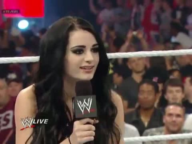Paige vs. AJ Lee - Divas Championship Match- Raw