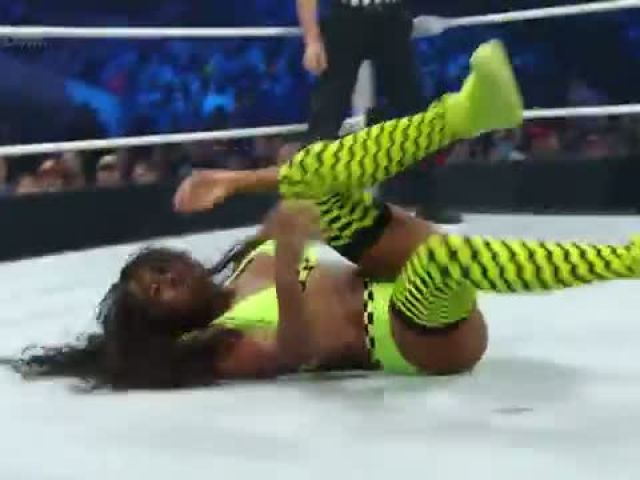Naomi vs. Alicia Fox- SmackDown