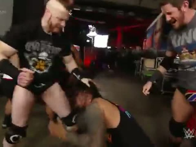 Dean Ambrose vs. Sheamus - WWE Steel Cage Match