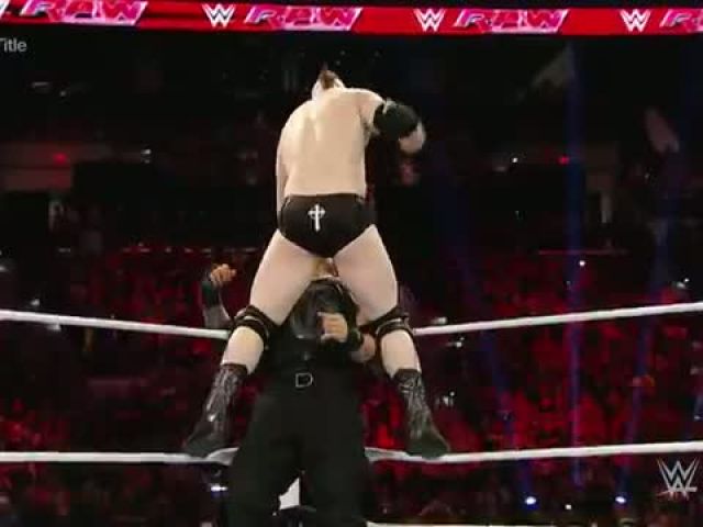 WWE Reigns vs. Sheamus - Mr. McMahon Guest Ref.