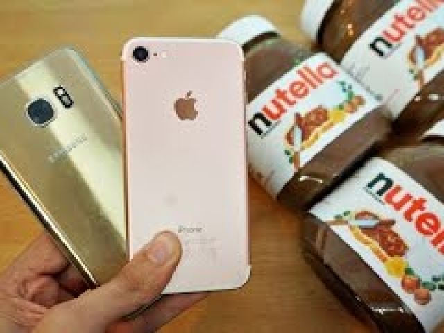 iPhone 7 vs Samsung Galaxy S7 Nutella Freeze Test - Will They Survive?!