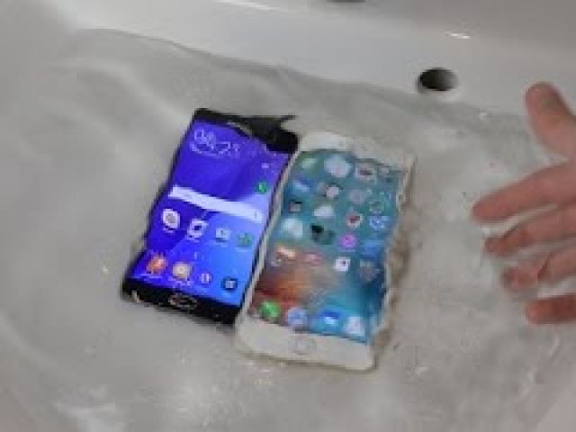 Samsung Galaxy A5 vs. iPhone 6S Plus - Water Test Will It Survive?