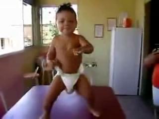 Baby Dancing Waka Waka