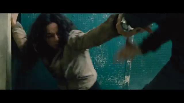 Fast & Furious 6 - Letty and Rily fight in the subway