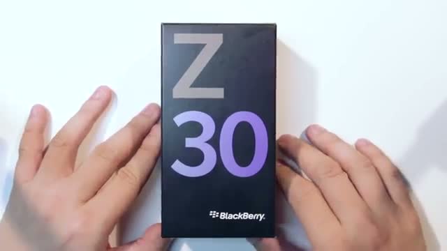 BlackBerry Z30 - Unboxing, Hands-on